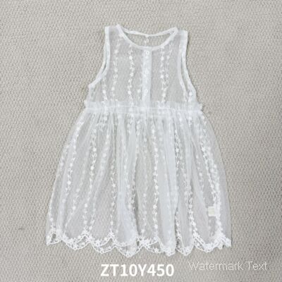 网纱绣花连衣裙